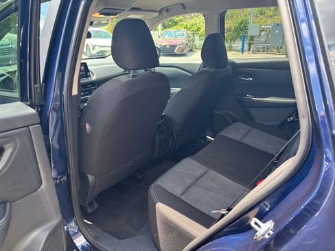 Used 2025 Nissan Rogue SV FWD image 39
