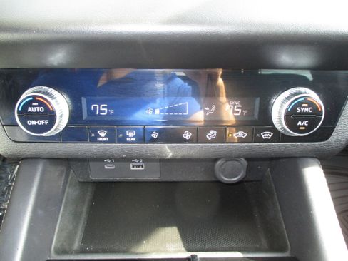 Used 2023 Mitsubishi Outlander ES AWD/4WD image 23