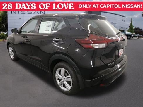 New 2025 Nissan Kicks Play S image 4