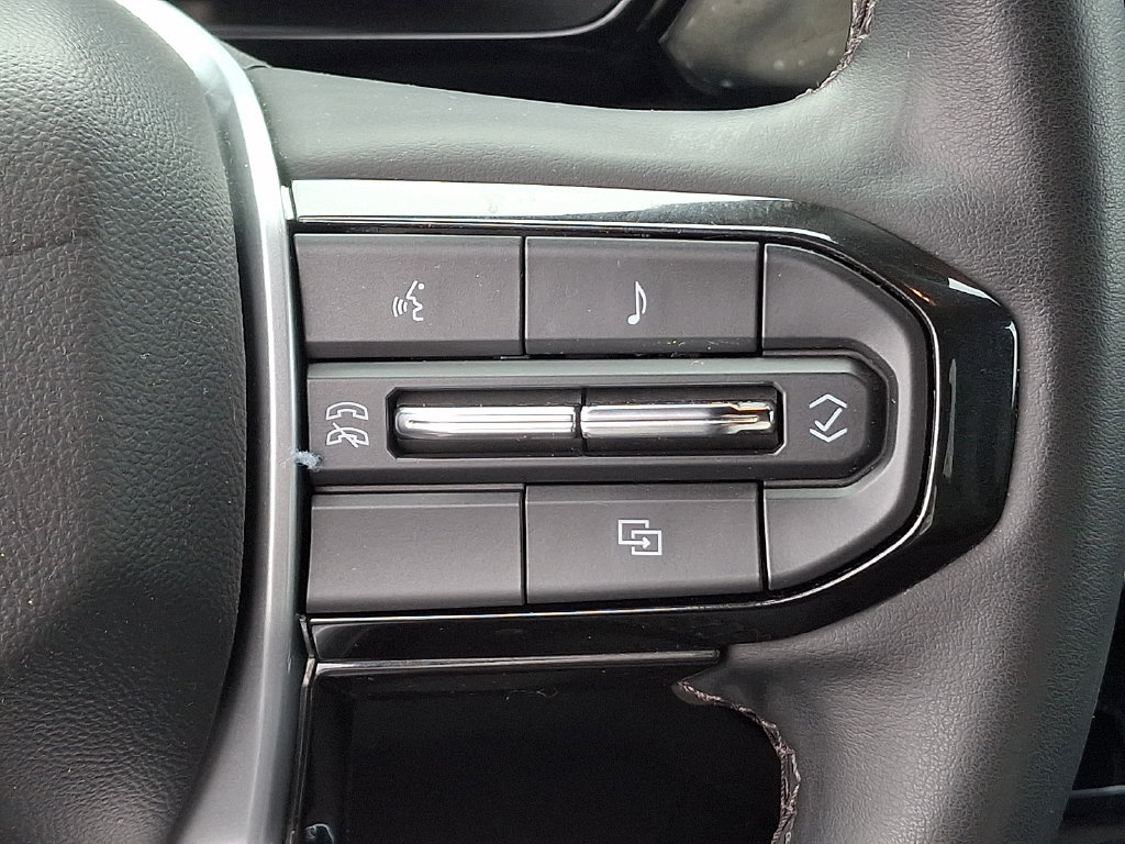 Used 2023 Chevrolet Colorado LT w/ LT Convenience Package II AWD/4WD image 22