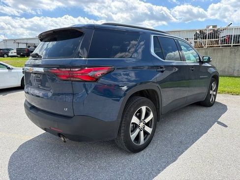 Used 2023 Chevrolet Traverse LT w/ LT Premium Package AWD/4WD image 6