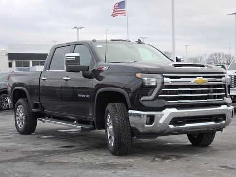 New 2026 Chevrolet Silverado 3500 LTZ w/ LTZ Premium Package AWD/4WD image 21