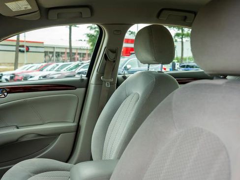 Used 2008 Buick Lucerne CX FWD image 31