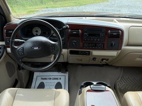 Used 2006 Ford F350 Lariat AWD/4WD image 17