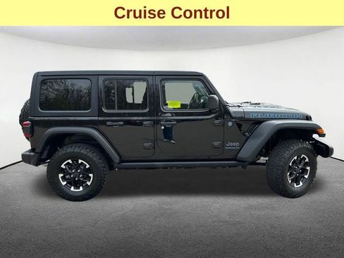 Used 2025 Jeep Wrangler Unlimited Rubicon 4xe w/ Convenience Group AWD/4WD image 11