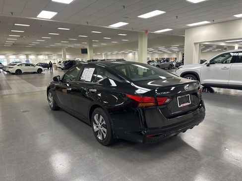 Used 2022 Nissan Altima 2.5 S image 5