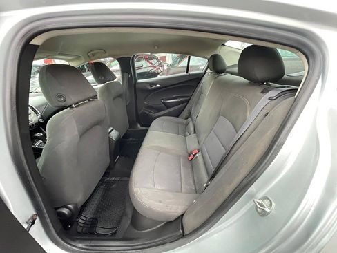 Used 2018 Chevrolet Cruze LS FWD image 8