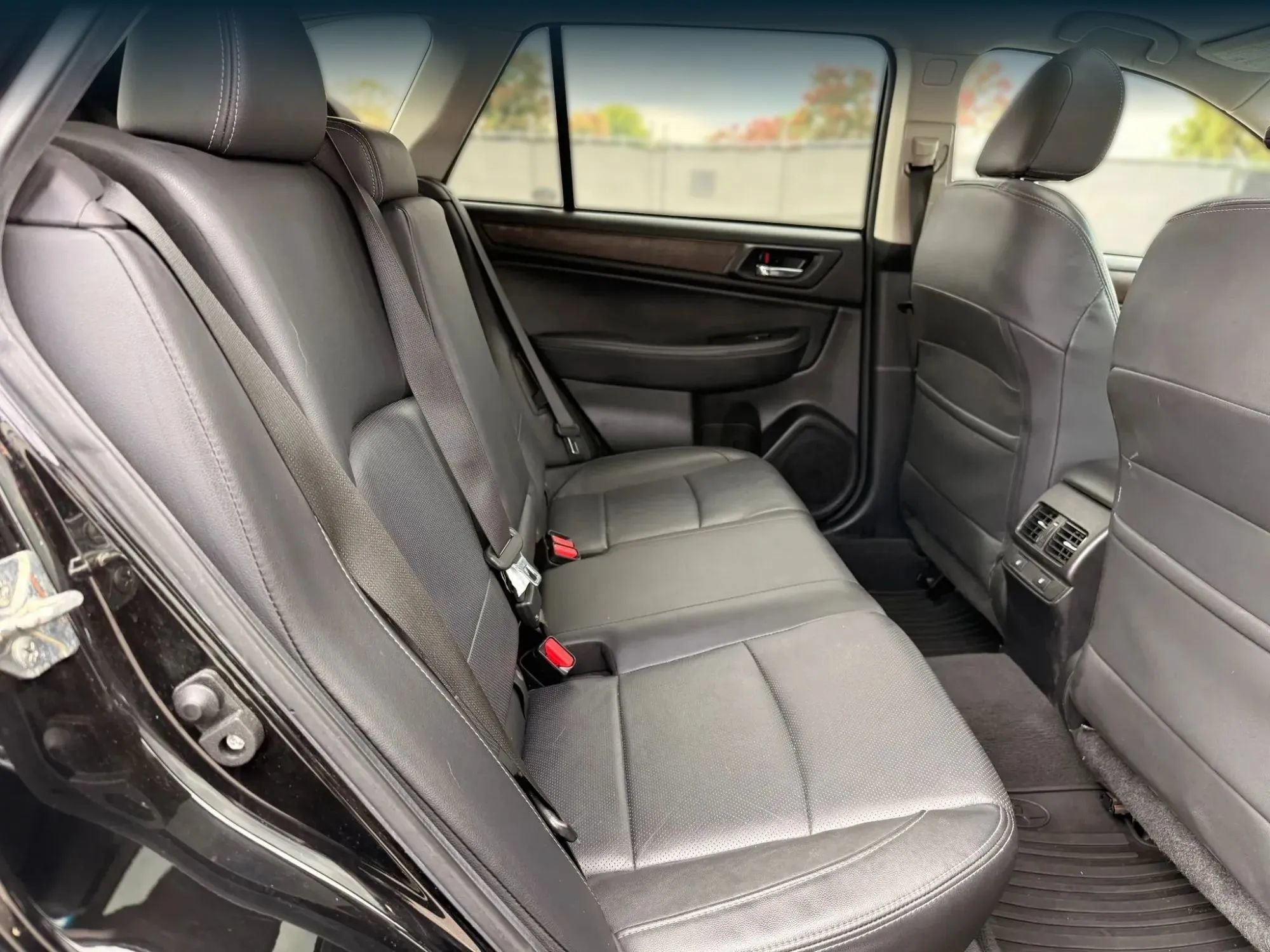 Used 2016 Subaru Outback 2.5i Limited AWD/4WD image 20