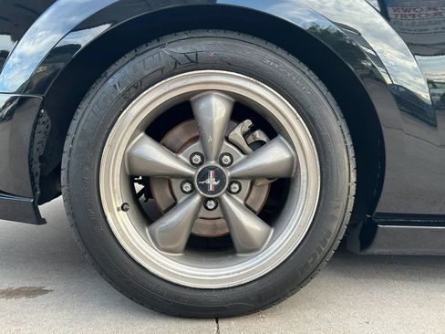 Used 2005 Ford Mustang GT Premium RWD image 24