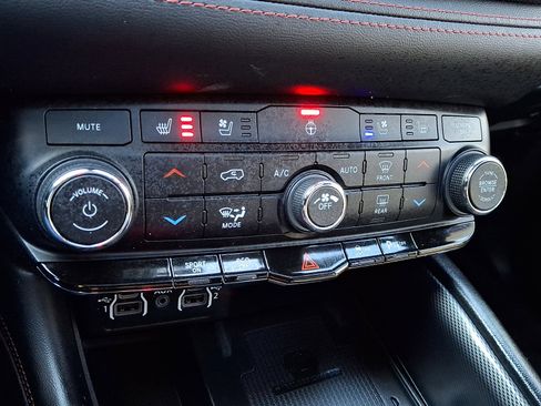 Certified 2022 Dodge Durango R/T w/ Blacktop Package image 17