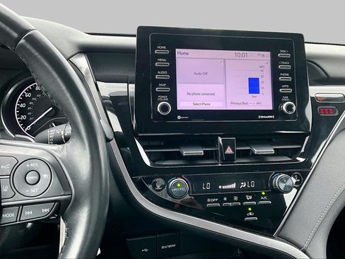 Used 2023 Toyota Camry SE FWD image 7