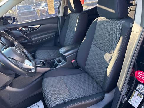 Certified 2022 Nissan Rogue Sport SV image 23