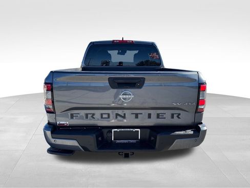 Used 2023 Nissan Frontier SV w/ Technology Package image 5