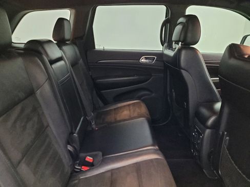 Used 2018 Jeep Grand Cherokee Altitude image 19