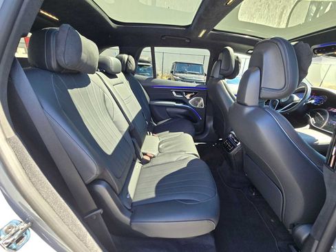 Used 2023 Mercedes-Benz EQS 580 4MATIC SUV image 12
