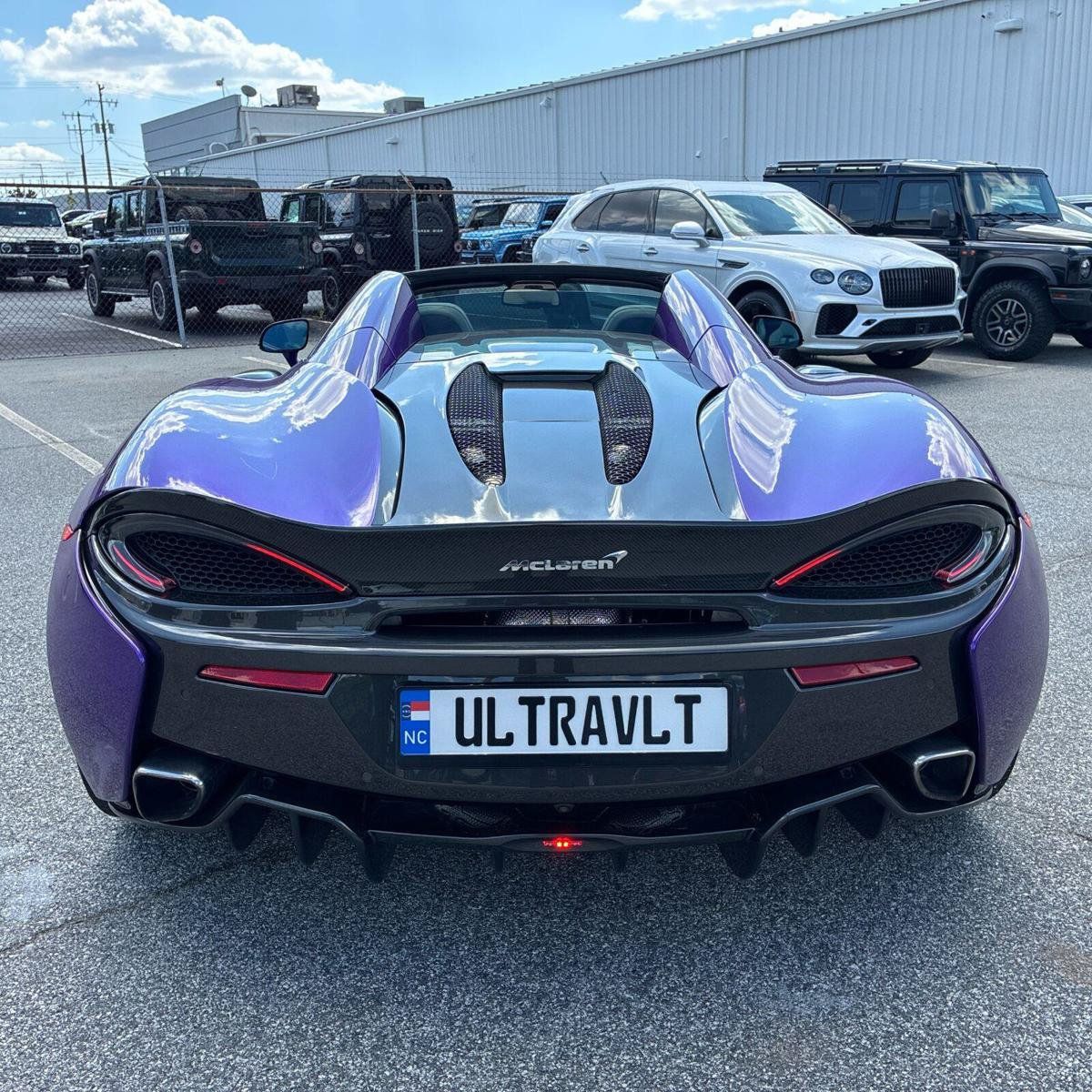 Used 2019 McLaren 570S Spider RWD image 6