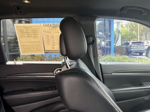 Used 2016 Jeep Grand Cherokee Limited AWD/4WD image 16