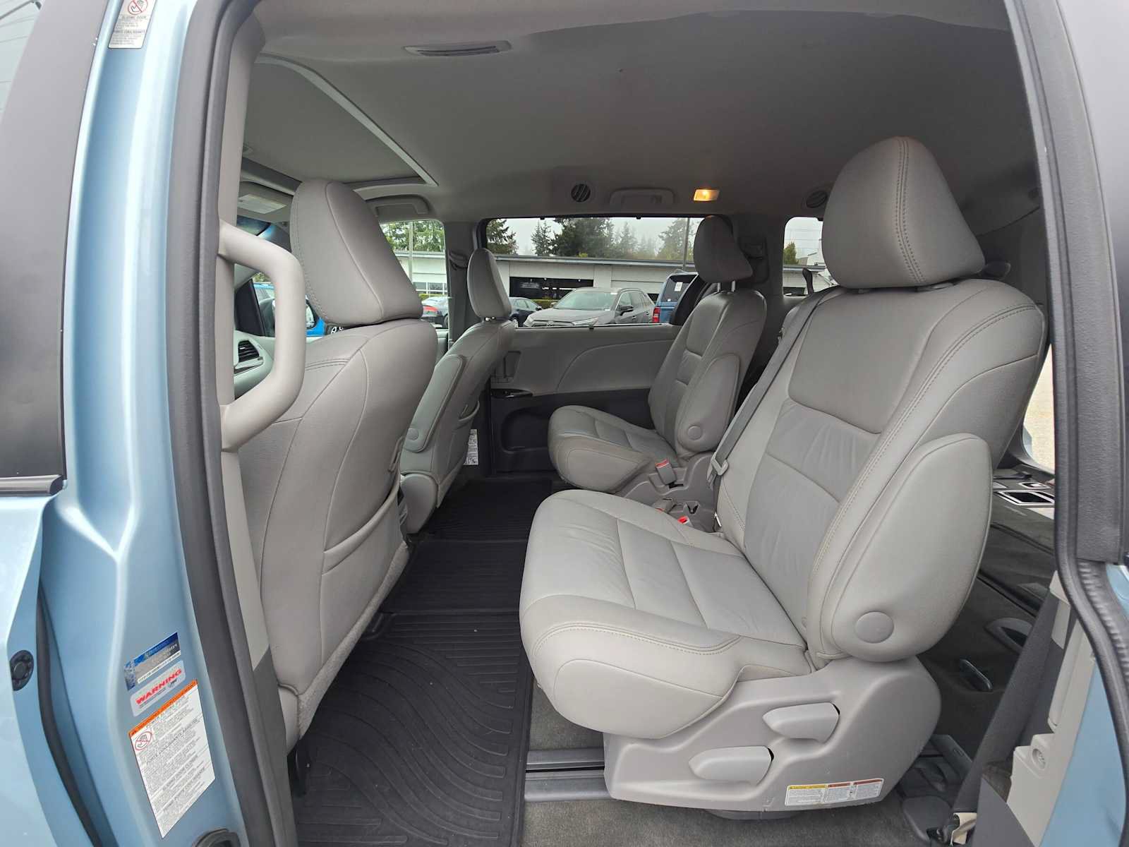 Used 2016 Toyota Sienna XLE w/ XLE Navigation Package FWD image 15