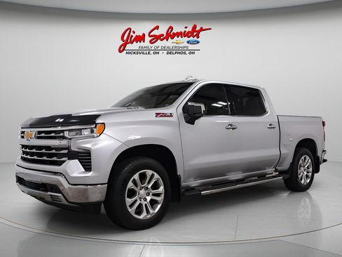Used 2022 Chevrolet Silverado 1500 LTZ w/ LTZ Convenience Package II AWD/4WD image 3