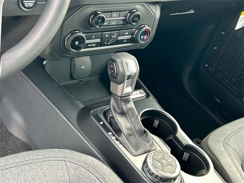 New 2025 Ford Bronco Base image 16
