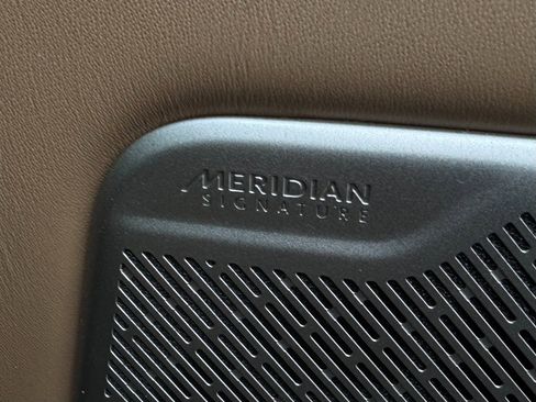 Used 2024 Land Rover Range Rover Long Wheelbase Autobiography image 40