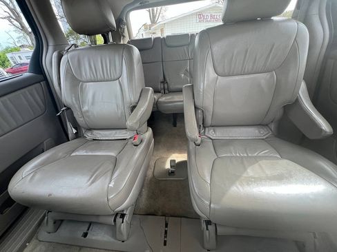 Used 2009 Toyota Sienna XLE Limited AWD/4WD image 2
