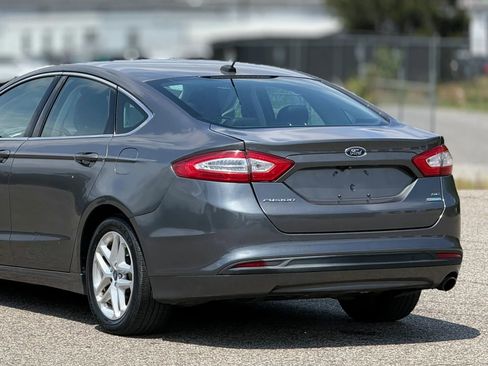 Used 2013 Ford Fusion SE FWD image 16
