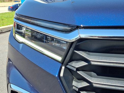 Certified 2025 Honda Pilot EX-L image 9