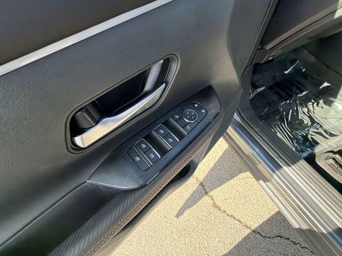 New 2026 Nissan Kicks SR image 13