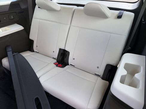 Certified 2025 Hyundai Santa Fe Calligraphy image 12