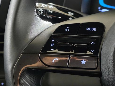 Certified 2025 Hyundai Elantra Sport FWD image 32