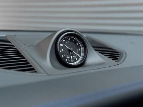 New 2025 Porsche Macan image 19