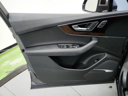 Used 2018 Audi Q7 3.0T Prestige AWD/4WD image 24