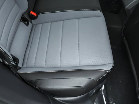 Used 2026 Volkswagen Jetta SE FWD image 32