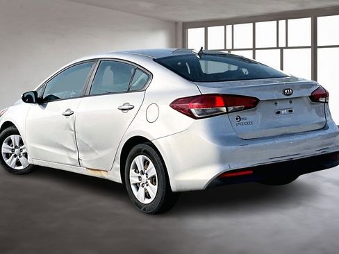 Used 2017 Kia Forte LX FWD image 15