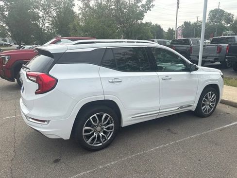 Used 2024 GMC Terrain Denali w/ Denali Premium Package AWD/4WD image 4