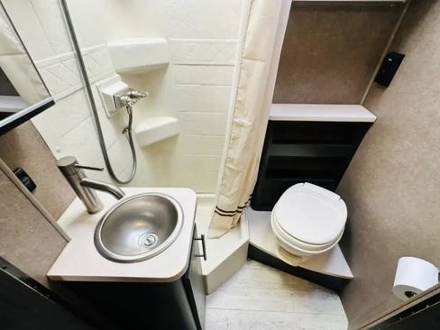 Used 2016 Mercedes-Benz Sprinter 3500 w/ Swivel Seat Package image 45