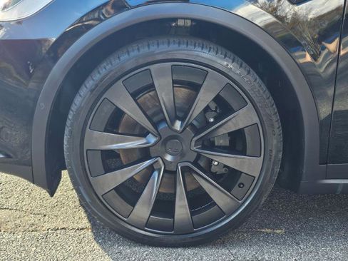Used 2022 Tesla Model X Plaid image 18