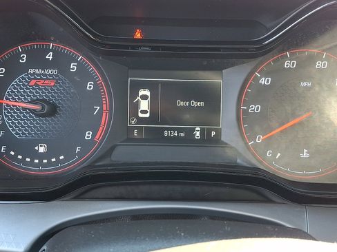 Certified 2025 Chevrolet Trax RS w/ Sunroof Package image 20