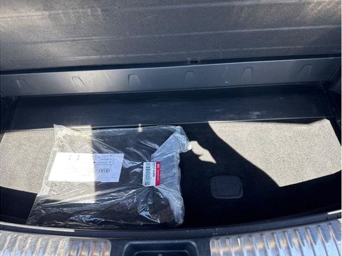 Used 2021 Kia Telluride SX w/ Towing Package FWD image 18