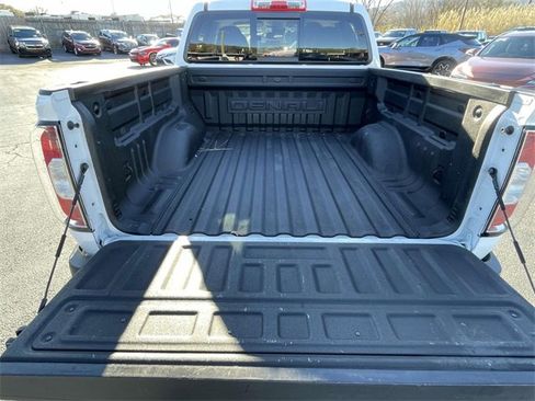 Certified 2022 GMC Canyon Denali image 11