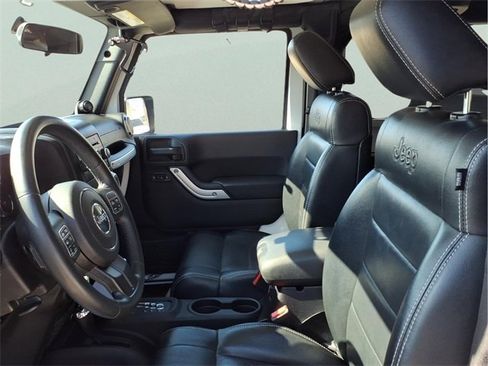 Used 2012 Jeep Wrangler Rubicon w/ Dual Top Group image 8