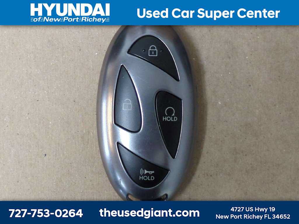 Certified 2025 Hyundai Santa Cruz Limited AWD/4WD image 34
