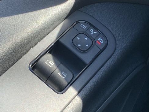 Used 2023 Mercedes-Benz Sprinter 2500 image 21