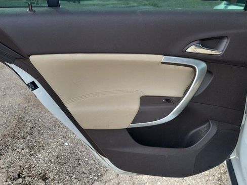 Used 2013 Buick Regal Premium FWD image 13