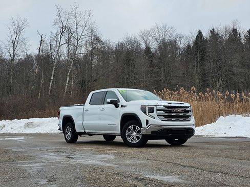 Certified 2025 GMC Sierra 1500 SLE w/ Preferred Package image 2