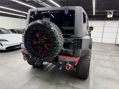 Used 2017 Jeep Wrangler Unlimited Rubicon w/ Connectivity Group image 6