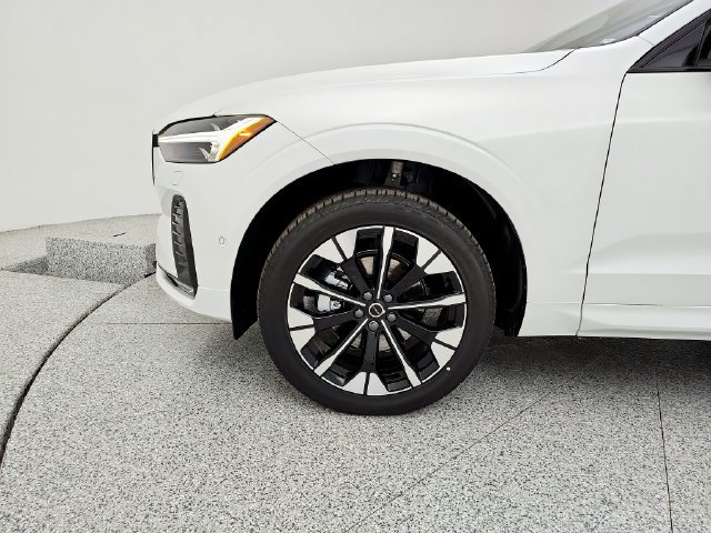 New 2026 Volvo XC60 B5 Plus w/ Protection Package Premier AWD/4WD image 29