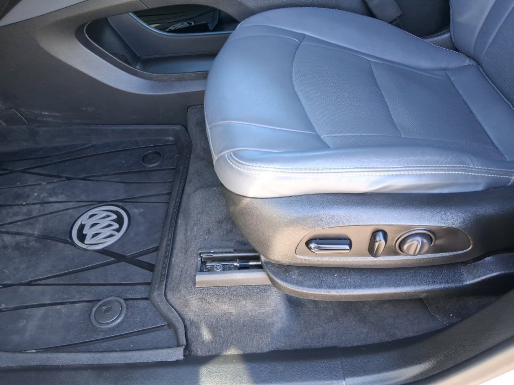 Used 2020 Buick Enclave Essence w/ Sound and Sites Package AWD/4WD image 29