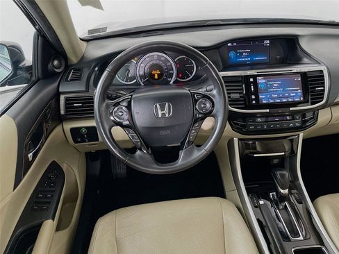 Used 2017 Honda Accord EX-L image 28